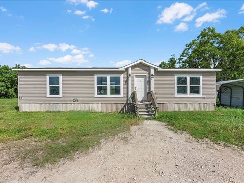 Photo of 6608 County Road 167, Alvin, TX 77511 (MLS # 31187096)