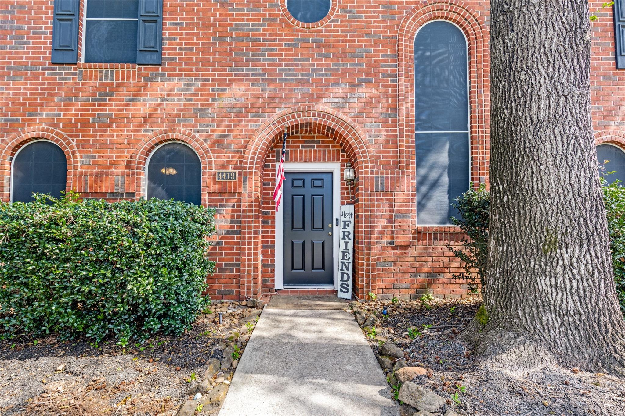 4419 Broadleaf Street