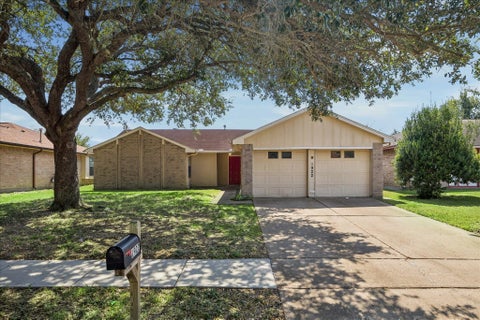 Homes For Sale - 1922 Summer Place Drive<br/> Missouri City, TX 77489