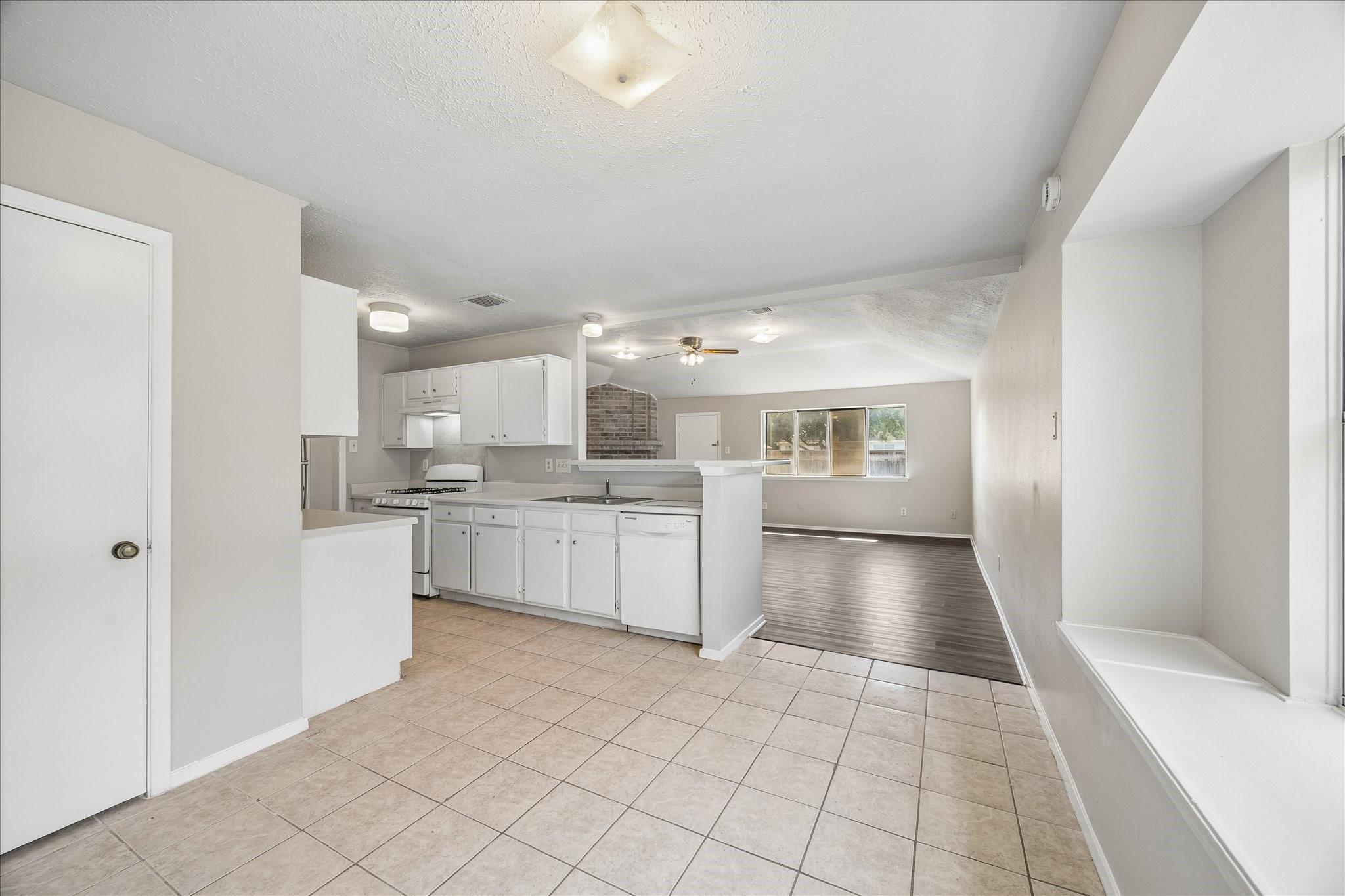 1922 Summer Place Drive