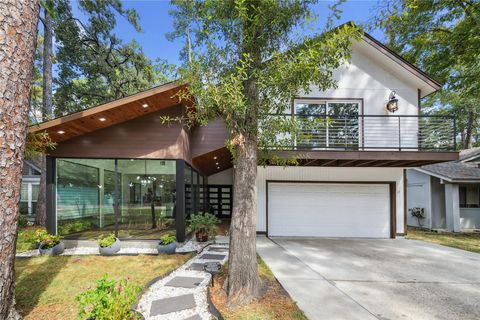 Photo of 64 N Timber Top Drive, The Woodlands, TX 77380 (MLS # 17561184) Photo of 64 N Timber Top Drive, The Woodlands, TX 77380 (MLS # 17561184)