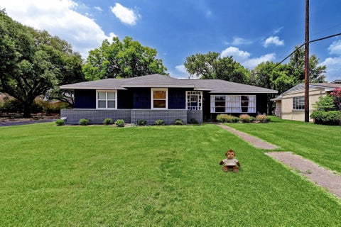 Photo of 5146 Stuyvesant Lane, Houston, TX 77021 (MLS # 12705852)