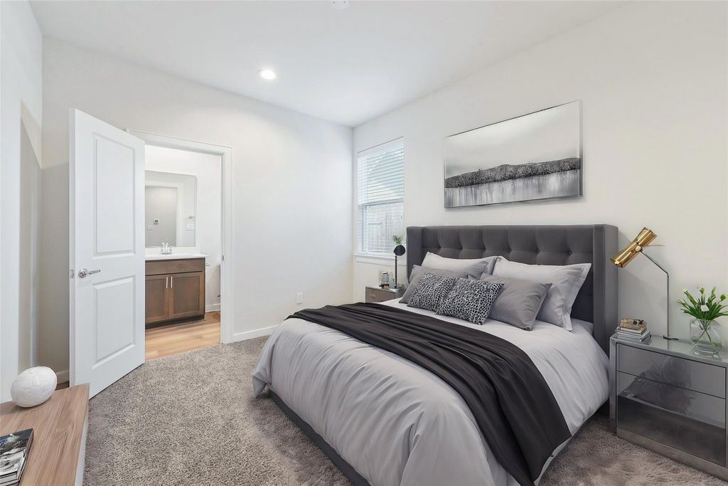 Photo of 1013 Erin Street #S, Houston, TX 77009 (MLS # 98839757)