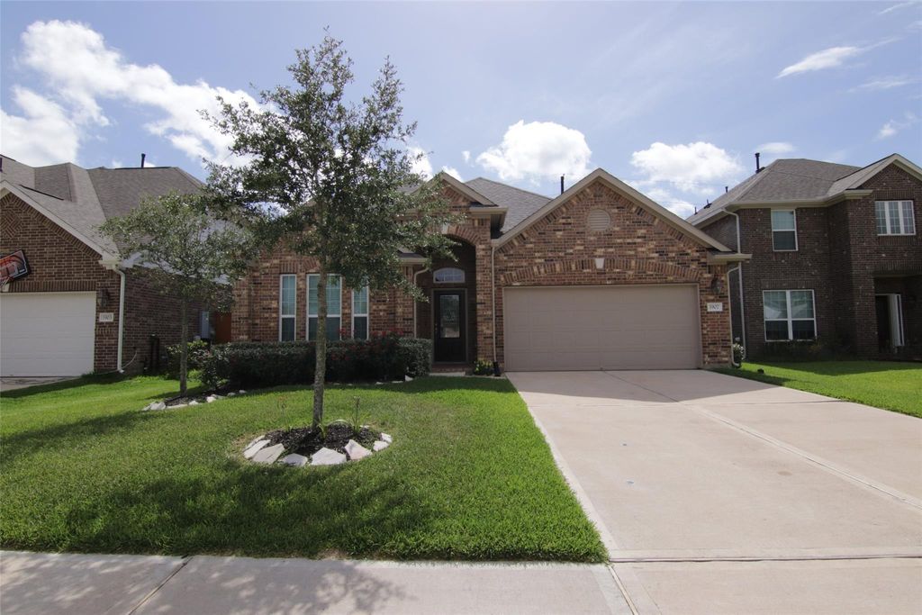 Photo of 1907 Benbrook Hollow Lane, Brookshire, TX 77441 (MLS # 65527868)