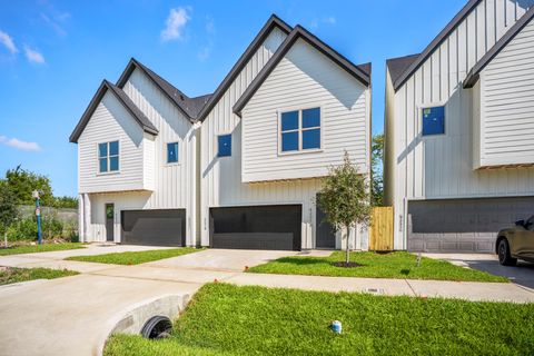 Photo of 4201 Oats St St #A, Houston, TX 77020 (MLS # 55882737)