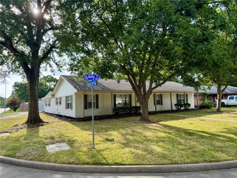 Photo of 1907 Amy Drive, Baytown, TX 77520 (MLS # 41917826)