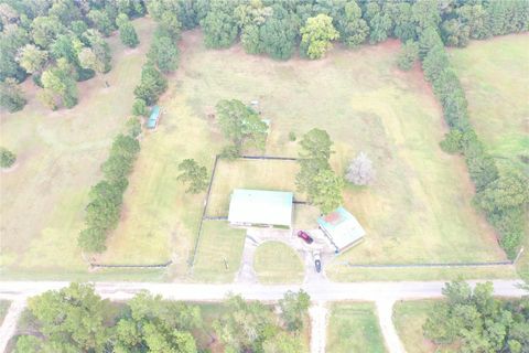 Photo of 348 Rolling Wood, Livingston, TX 77351 (MLS # 26144500)
