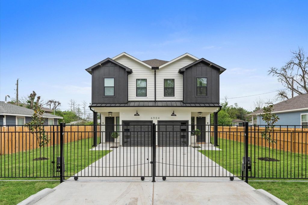 Photo of 6904 Covington Drive #A, Houston, TX 77091 (MLS # 91701016)