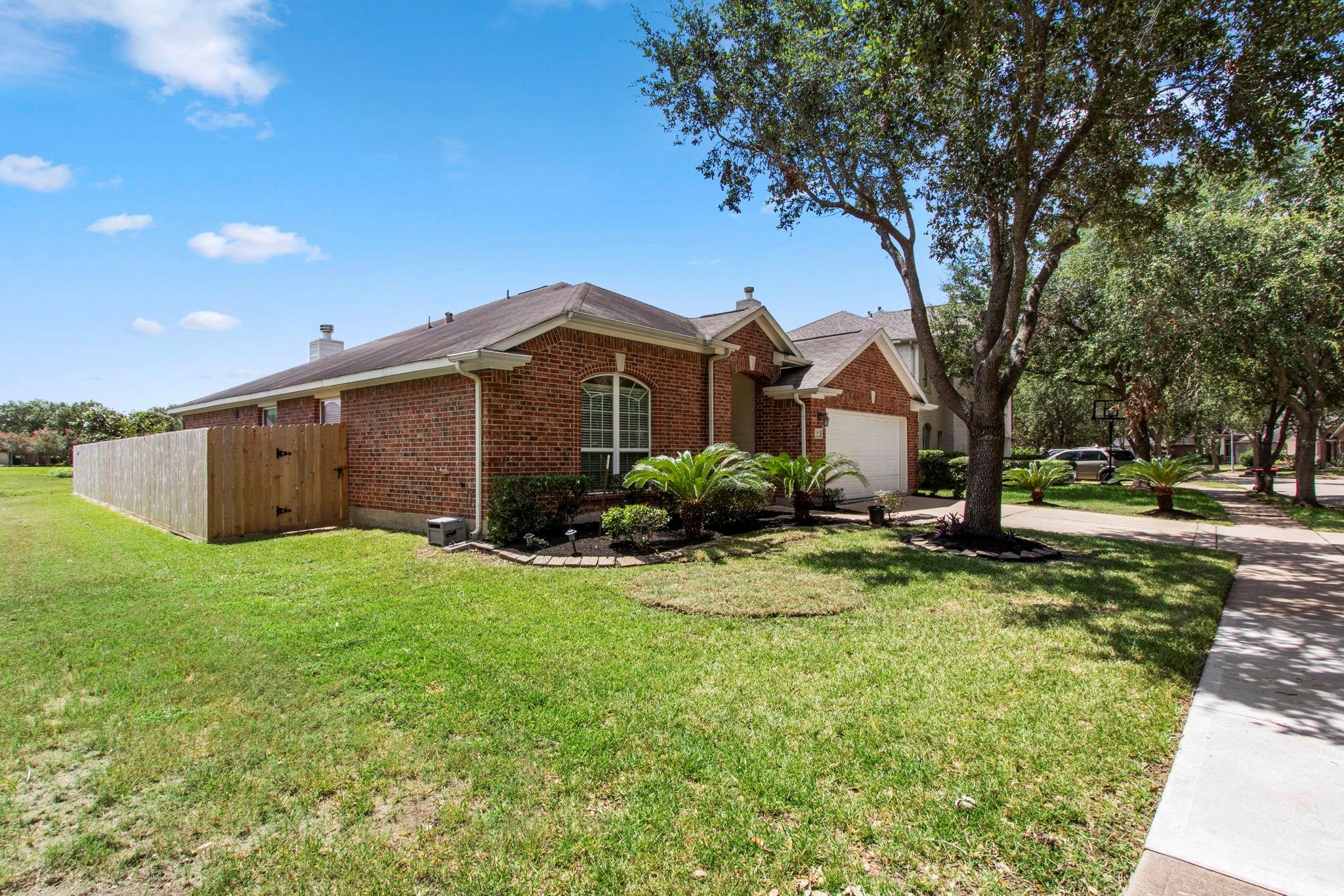 7710 Trail Hollow