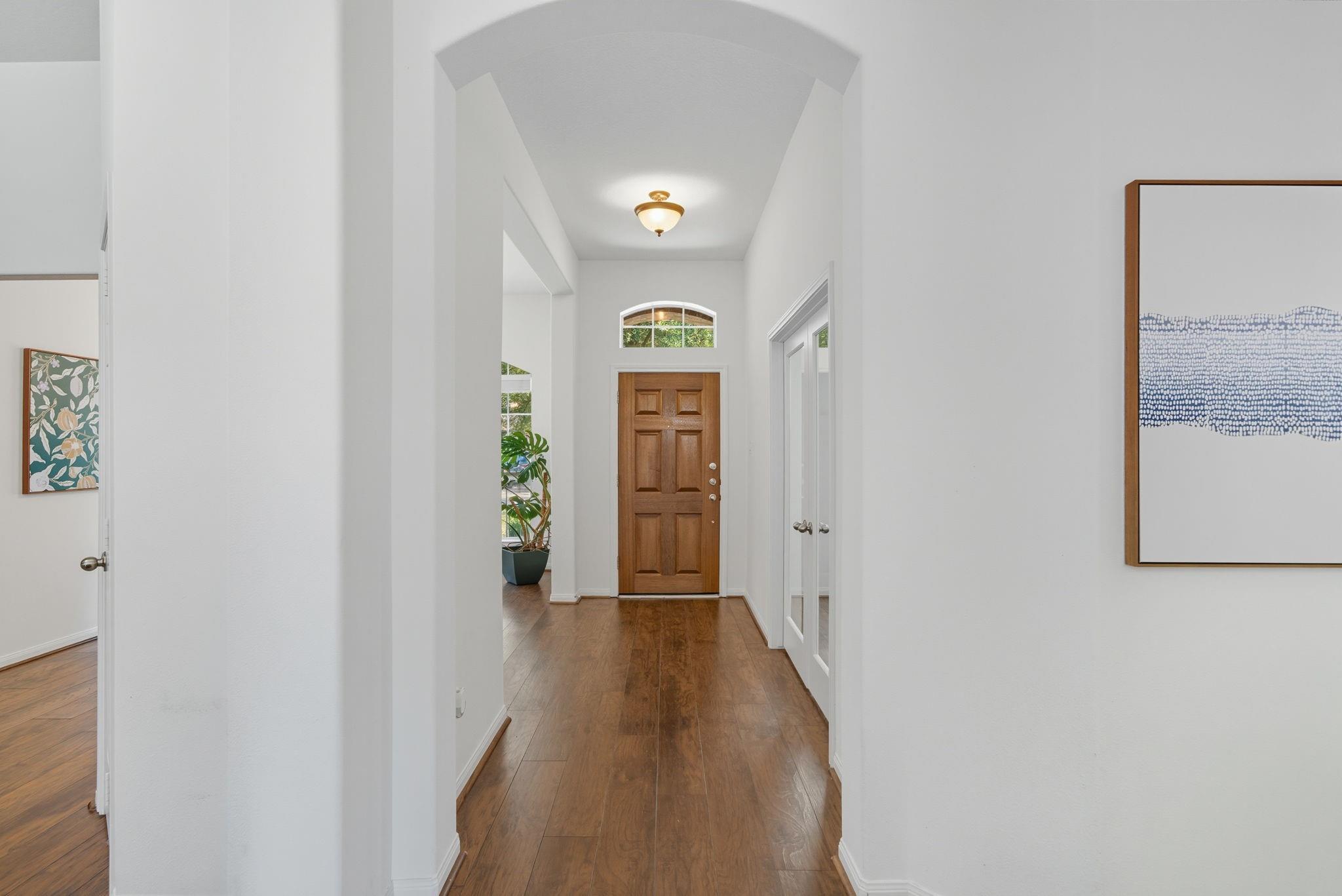 3323 Rollingwood