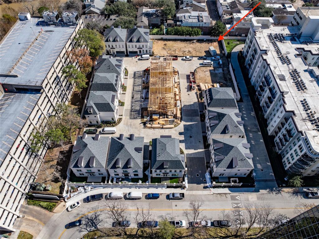 Photo of 27 Wentworth Place Lane, Houston, TX 77027 (MLS # 78796435)