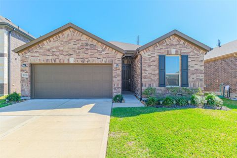 Photo of 7219 Escondido Drive, Rosharon, TX 77583 (MLS # 92235687)