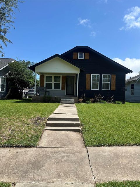 Photo of 2216 New Jersey Street, Baytown, TX 77520 (MLS # 49666397)