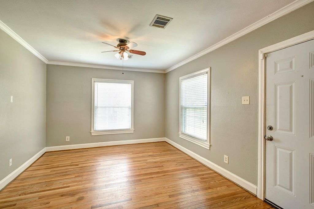 Photo of 2030 Gostick Street, Houston, TX 77008 (MLS # 20342958)