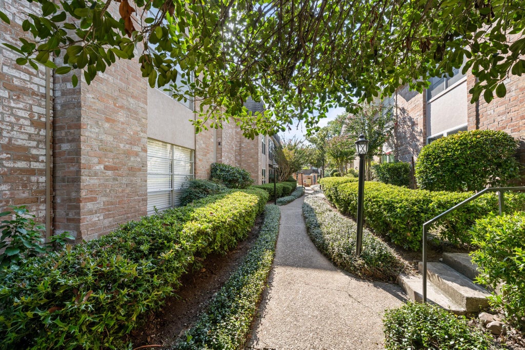 Photo of 1809 Stoney Brook Drive #71, Houston, TX 77063 (MLS # 11122762)