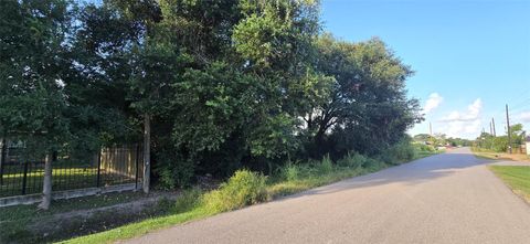 Photo of 0 Renfro Burford Road, Fresno, TX 77545 (MLS # 97977087)