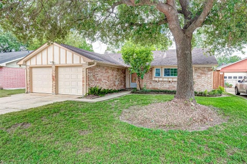 Photo of 5806 Chrystell Lane, Houston, TX 77092 (MLS # 73017224)