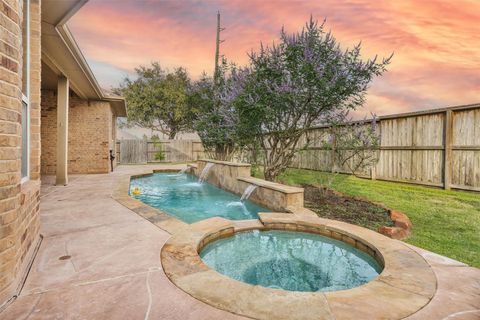 Homes For Sale - 6411 S Saddle Creek Lane<br/> Fort Bend County, Fulshear, TX 77441