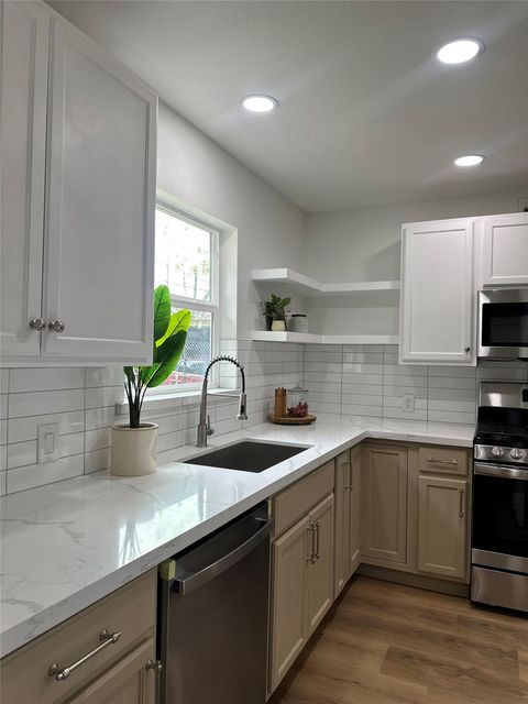 Homes For Sale - 726 Banton Street<br/> Channelview, TX 77530