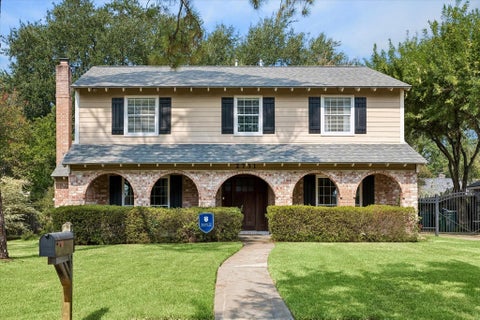 Photo of 2731 Stetson Lane, Houston, TX 77043 (MLS # 72139184)