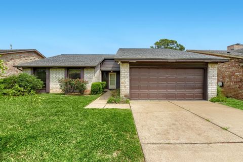 Photo of 3115 Shawnee Drive, Sugar Land, TX 77479 (MLS # 97851831)