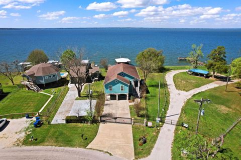 Photo of 514 Water View Drive, Livingston, TX 77351 (MLS # 81273880)