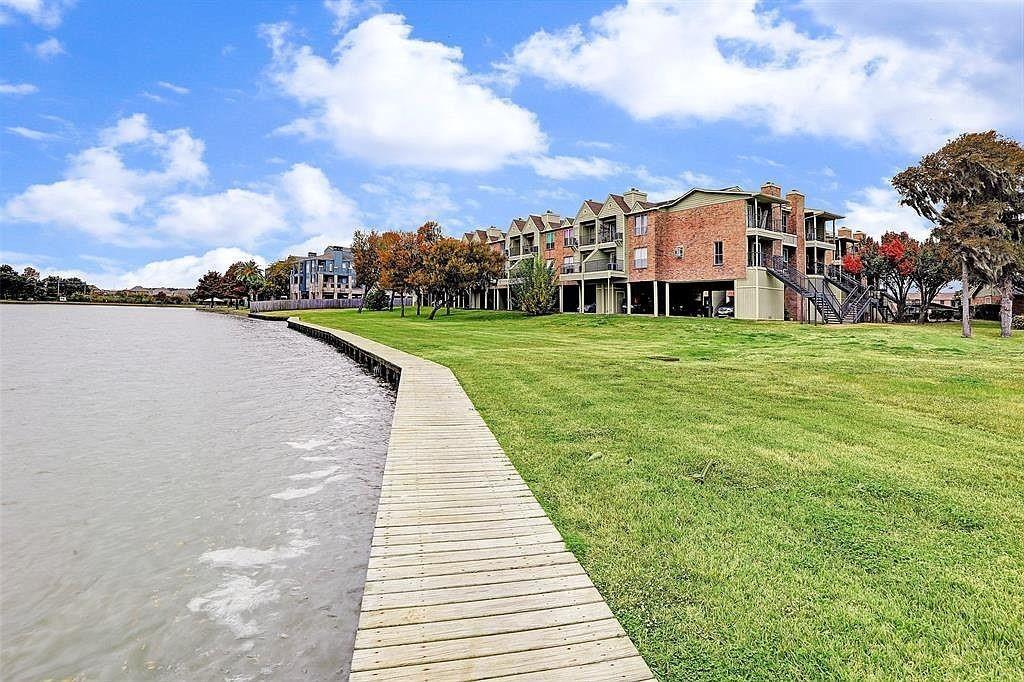 18800 Egret Bay Boulevard 106