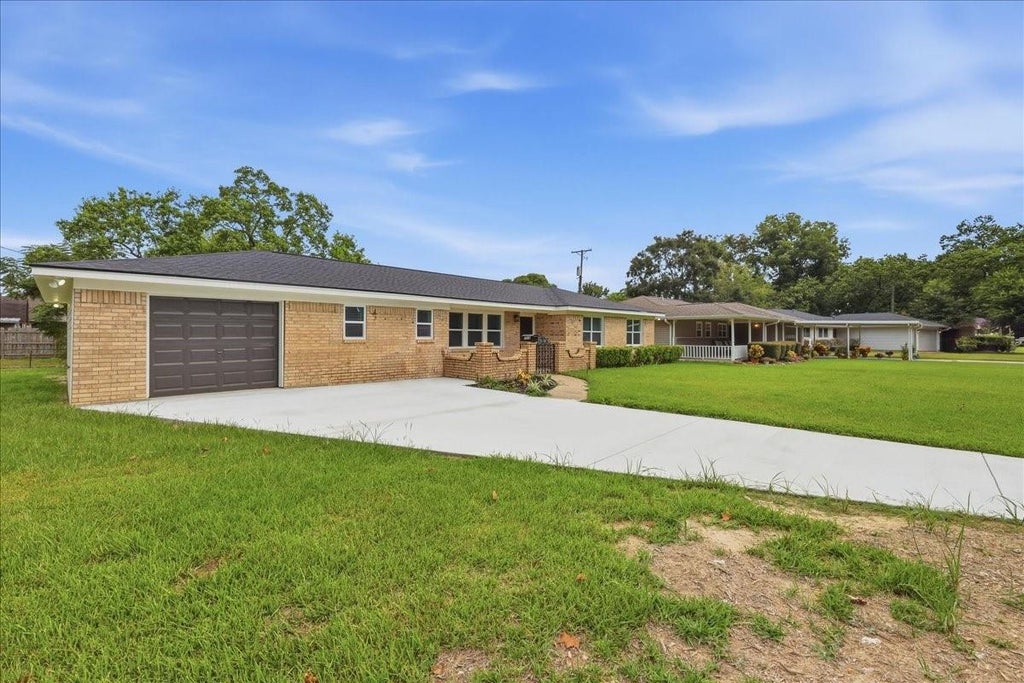 Photo of 1716 Avenue E, Nederland, TX 77627 (MLS # 22499885)