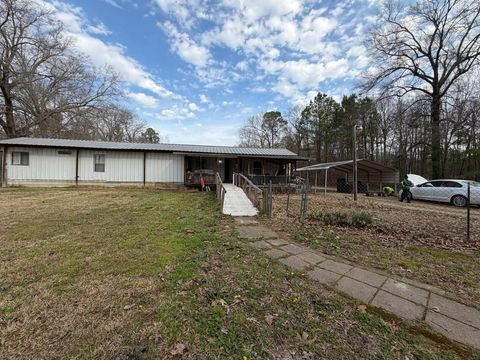 Homes For Sale - 714 County Road 3011<br/> New Boston, TX 75570
