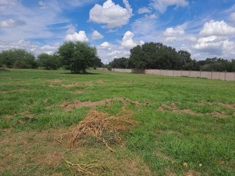Vacant Land For Sale - 7802 Old Yeller Road<br/> Needville, TX 77461