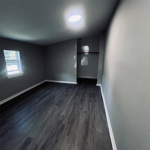 2293991402
