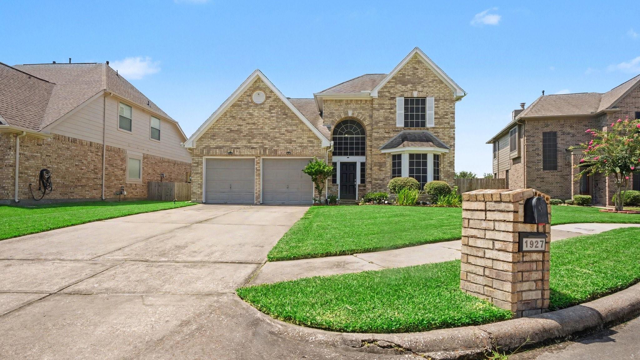 1927 Pinewood Court