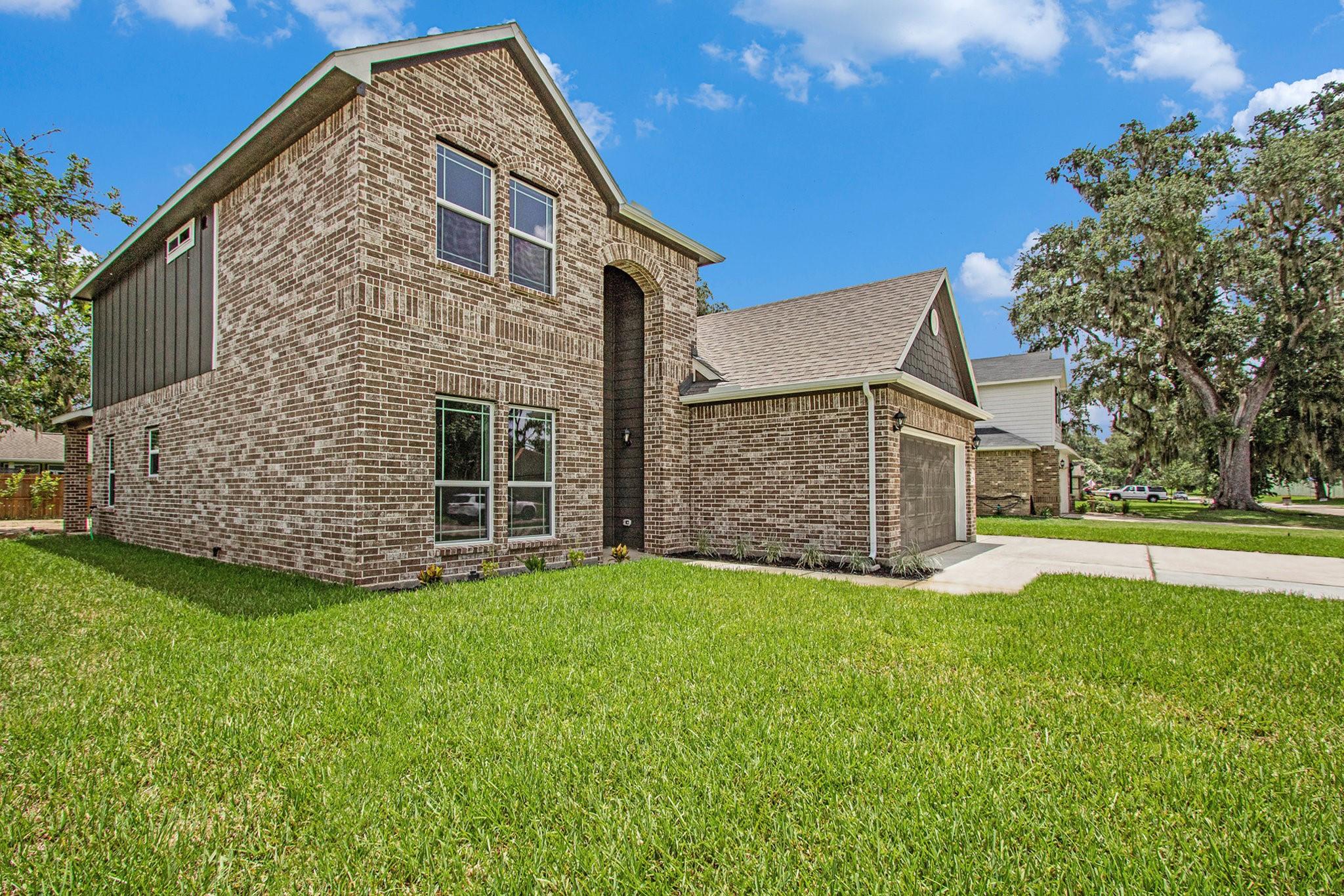 2239 Lakewood Drive