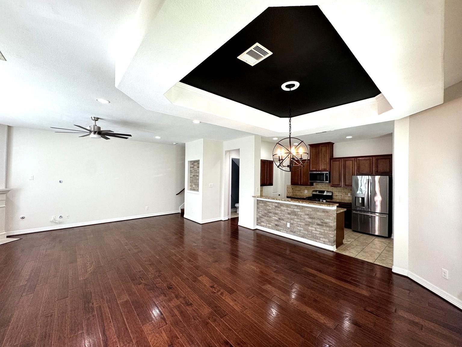 22 W Oaks Drive