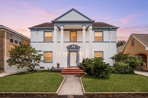 Homes For Sale - 4309 Ursuline Street<br/> Galveston, TX 77550