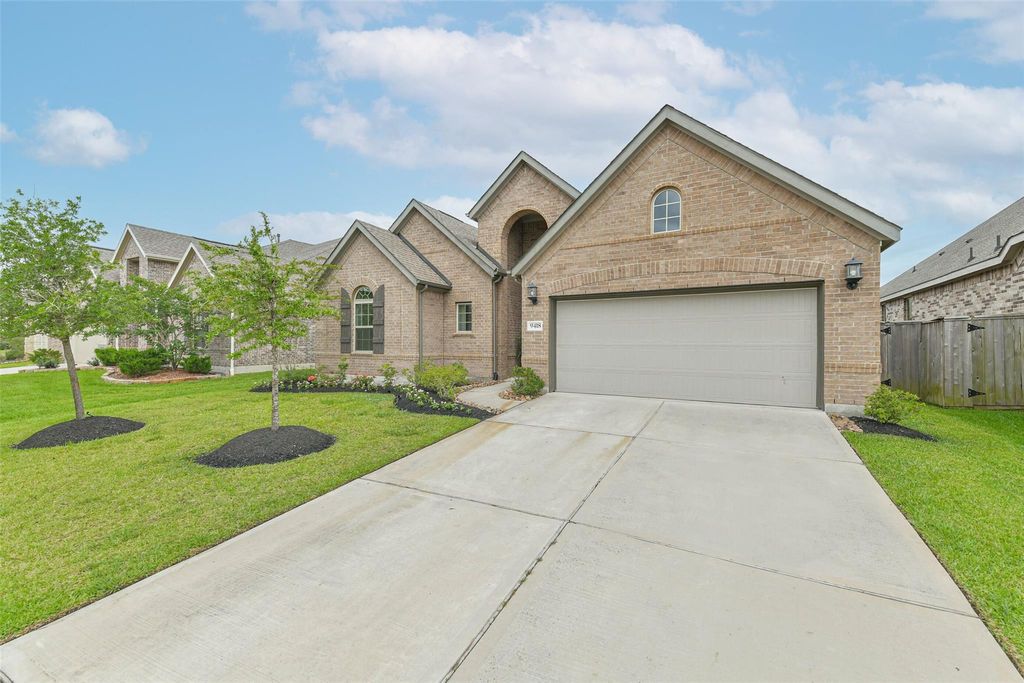 Photo of 9418 Thornbluff Creek Court, Porter, TX 77365 (MLS # 59519159)