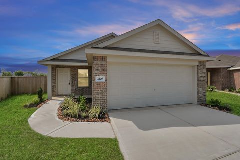Homes For Sale - 4103 Neches Bend Drive<br/> Harris County, Baytown, TX 77521