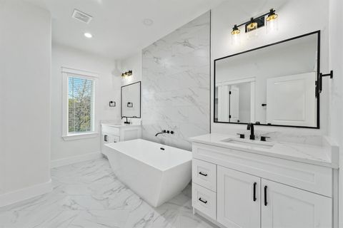 4208 Castor B Houston TX 77022