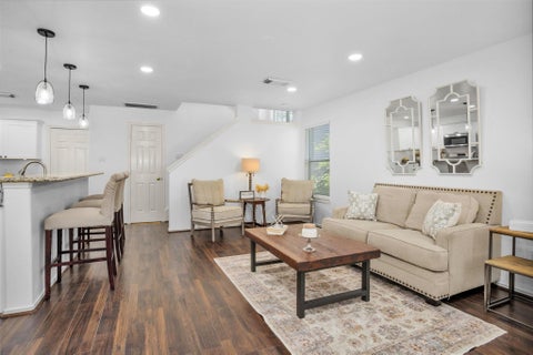 Townhouse For Sale - 35 Marble Rock Place<br/> The Woodlands, TX 77382
