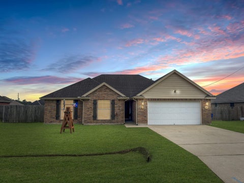 Photo of 5435 Westchase Loop LOOP, Lumberton, TX 77657 (MLS # 65187478)