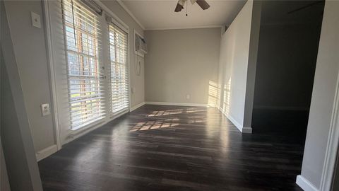 Photo of 1660 Richmond Avenue #05, Houston, TX 77006 (MLS # 72550640)