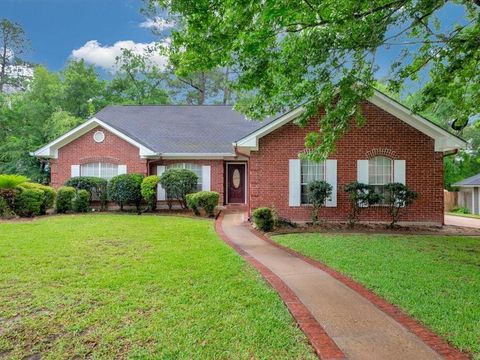 Photo of 8 Columbia Court, Lufkin, TX 75901 (MLS # 30301842)
