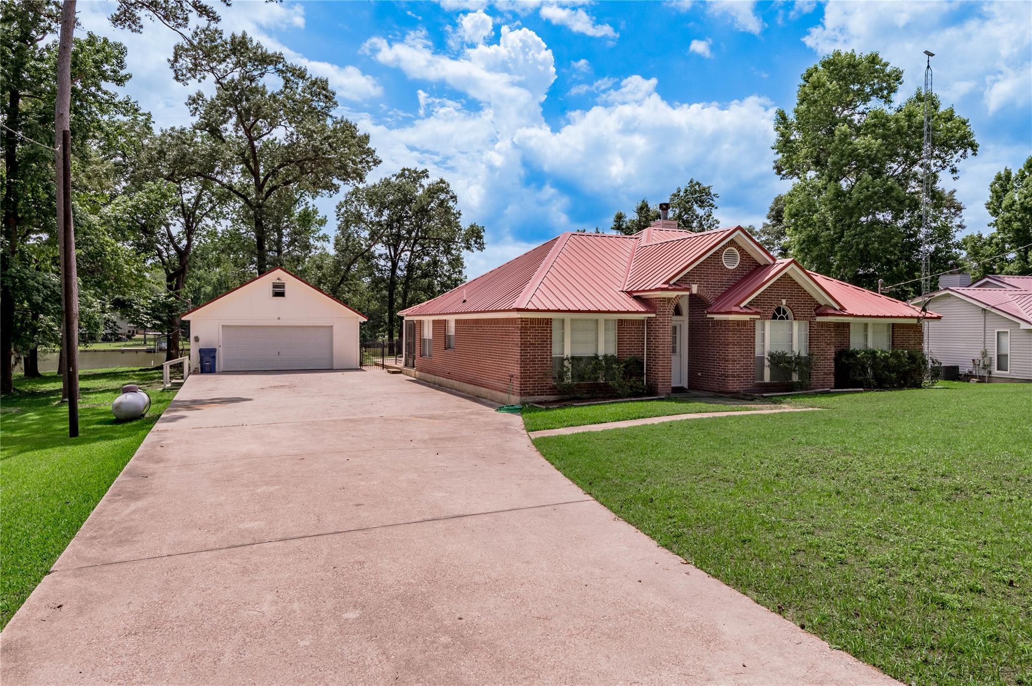 324 Red Oak Lane