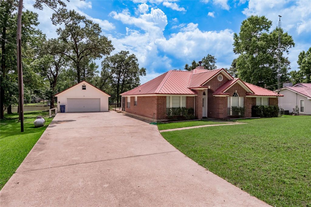Photo of 324 Red Oak Lane, Trinity, TX 75862 (MLS # 18123726)