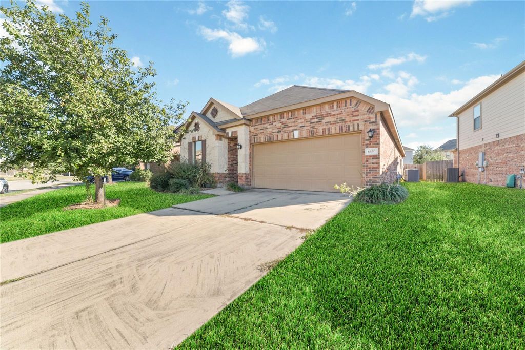 Photo of 6530 Bayliss Valley Lane, Katy, TX 77449 (MLS # 74671274)
