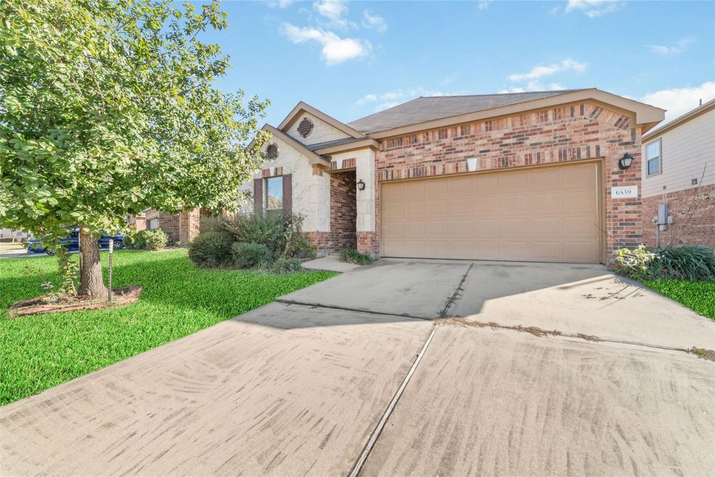 Photo of 6530 Bayliss Valley Lane, Katy, TX 77449 (MLS # 74671274)