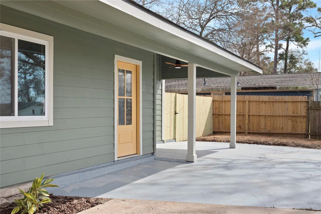 Photo of 24518 Sunny Glen Drive, Houston, TX 77336 (MLS # 82127273)