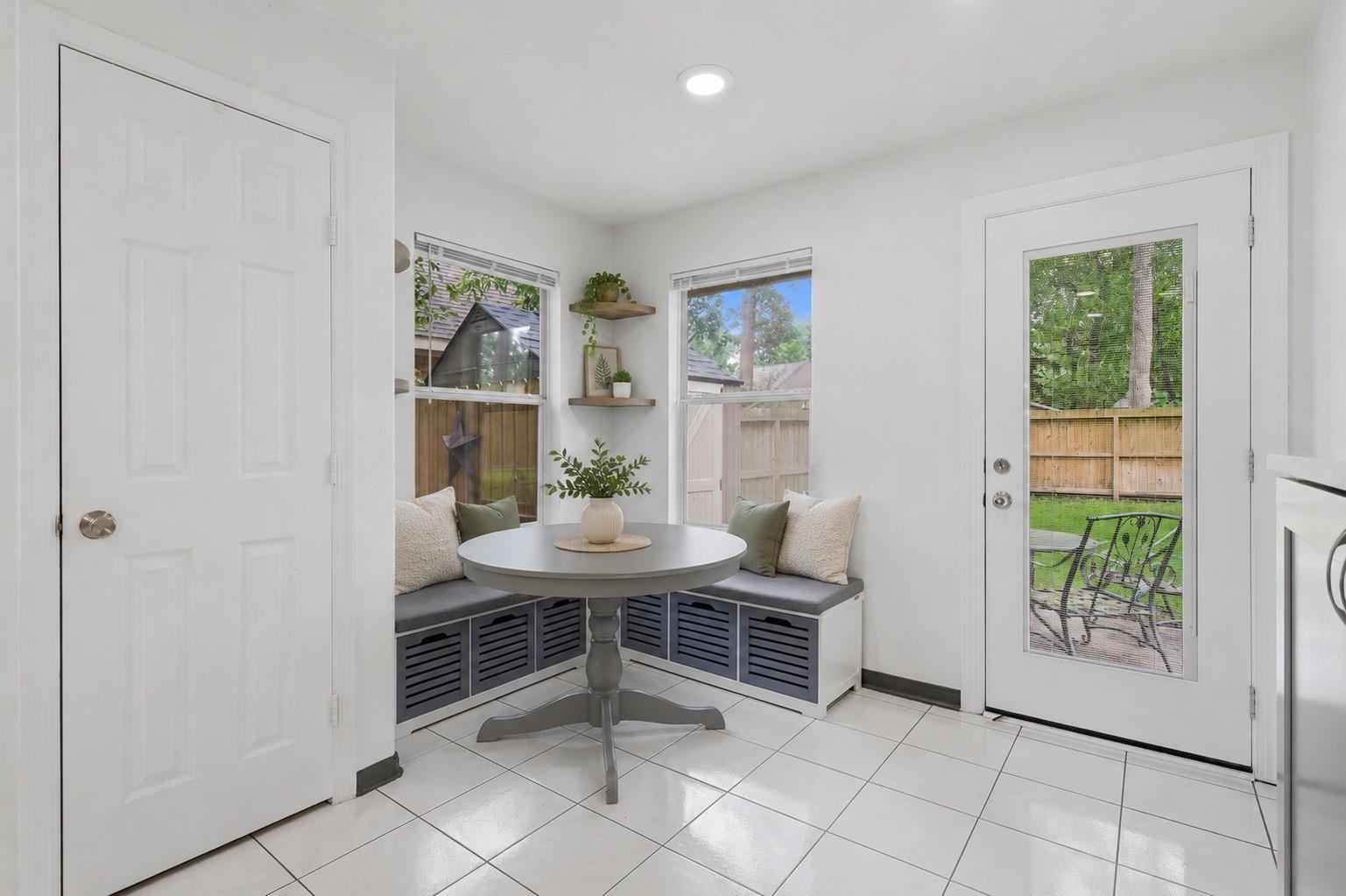 97 N Hollylaurel Circle