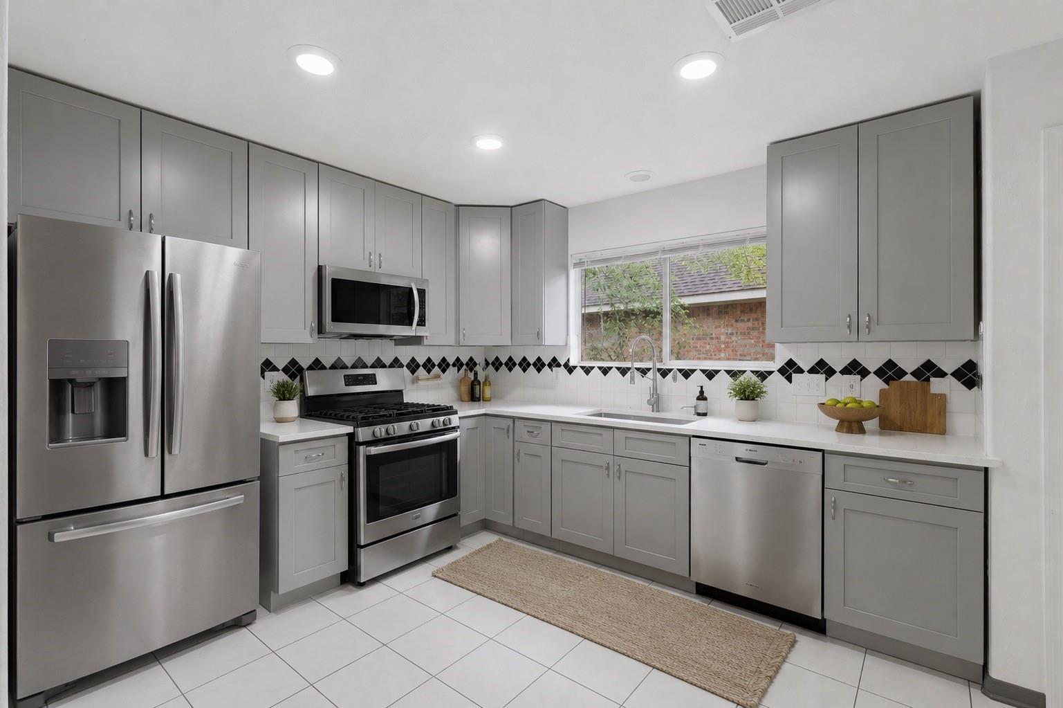 97 N Hollylaurel Circle