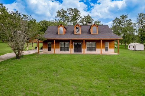 Photo of 231 Dogwood Hill Trail Trail, Groveton, TX 75845 (MLS # 43715388)